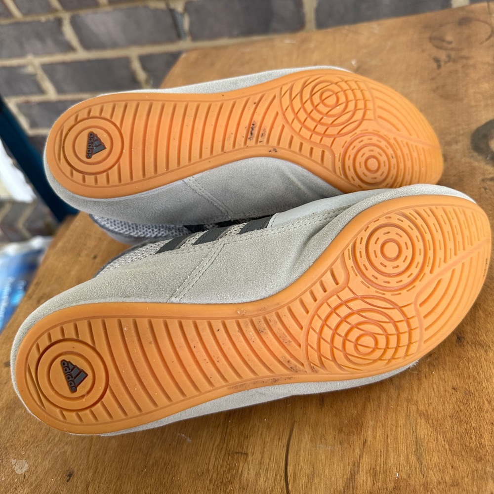Size 6.5 Adidas wrestling shoes